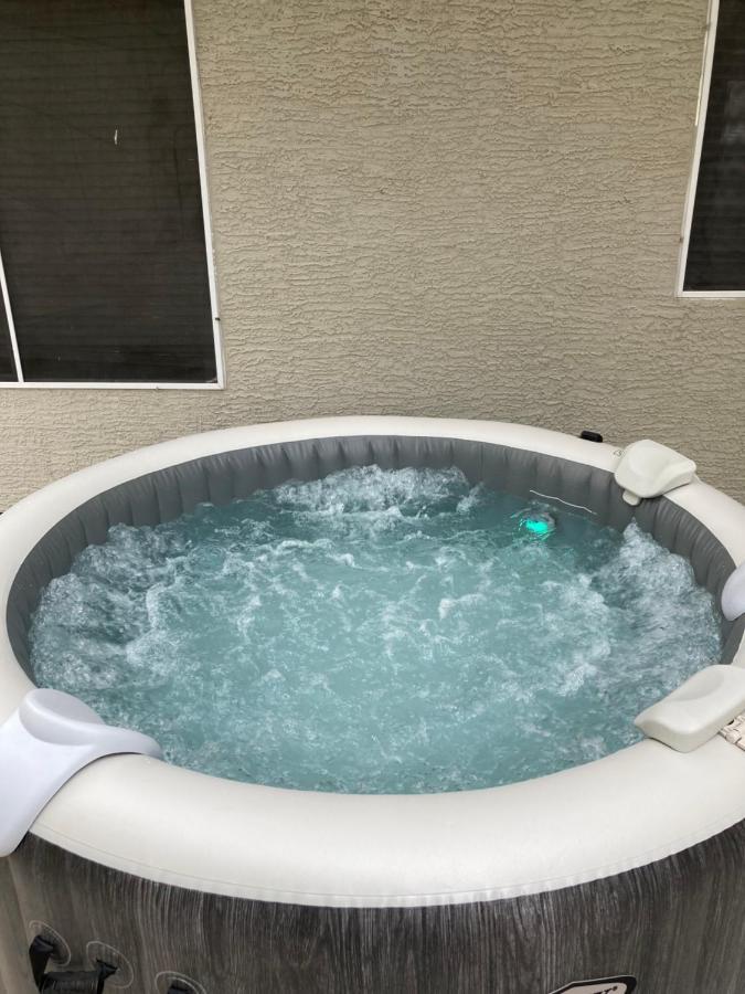Вілла A Beautiful House With Hot Tub, Grill & Games! Лас-Вегас Екстер'єр фото